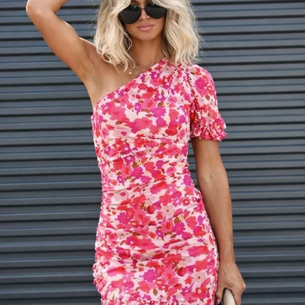 Floral One-Shoulder Dress size Large TCEC in excellent like-new condition